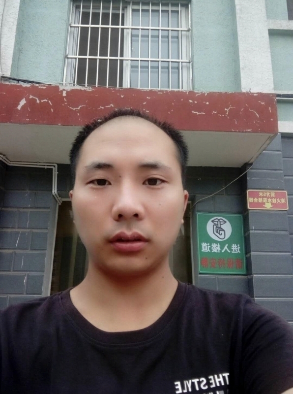 亮亮的第三张照片--石家庄中老年相亲网